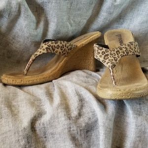 Wedge thong style sandals in animal print size 7